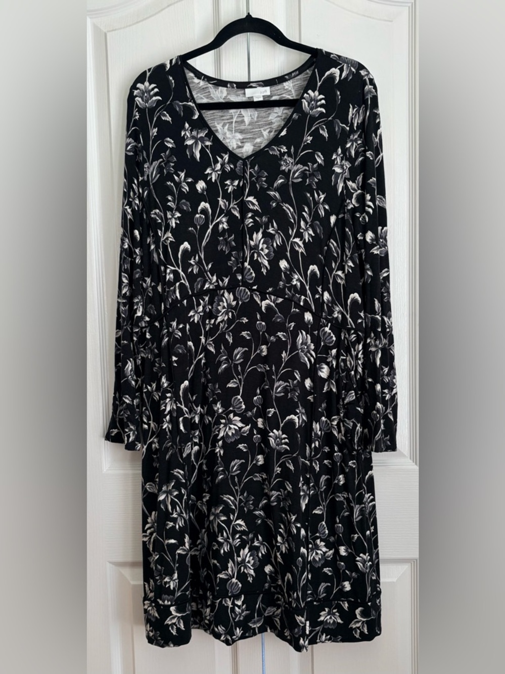 J. Jill Black and White Patterned Top, size large
